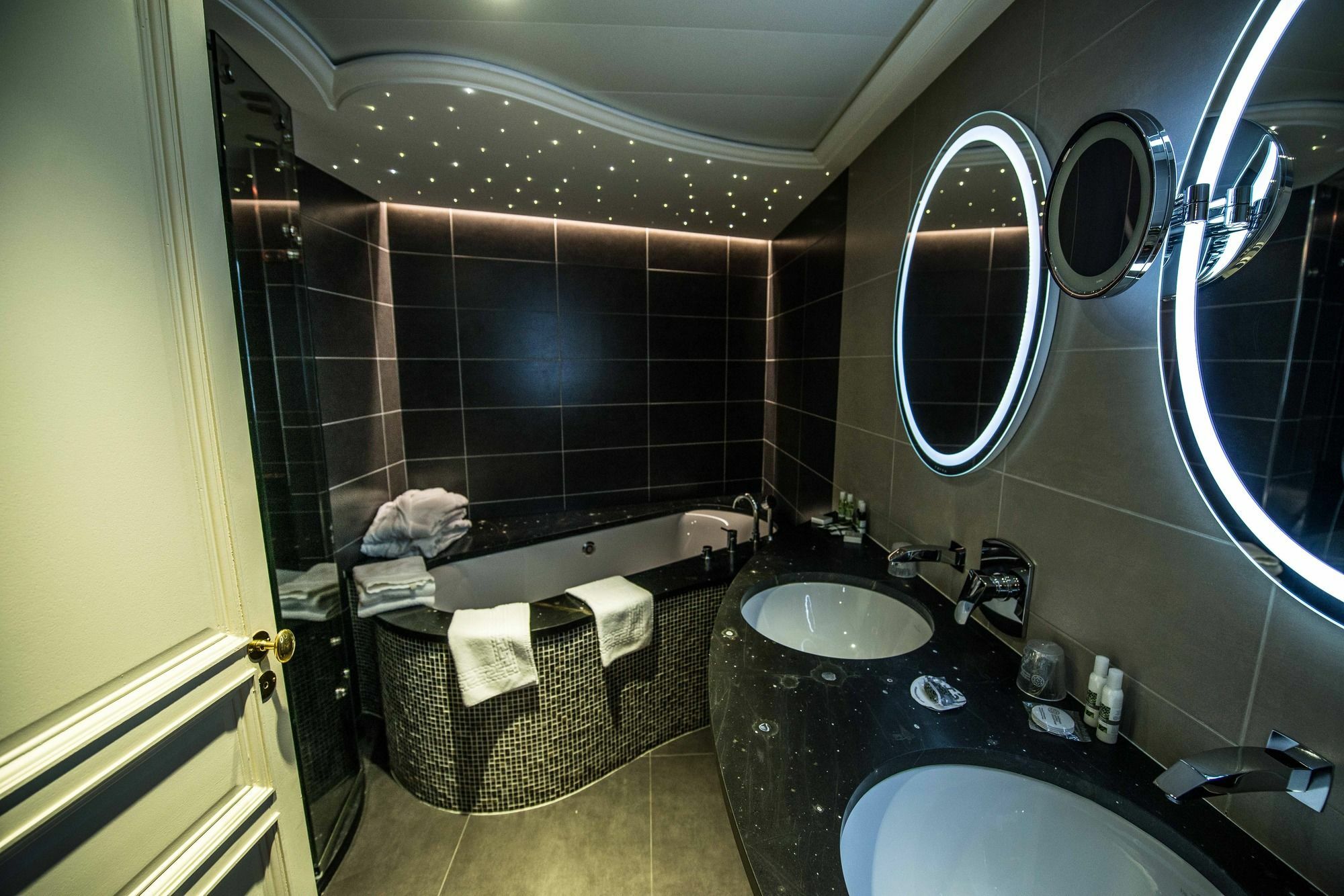 La Cour Berbisey - Teritoria Hotell Dijon Exteriör bild